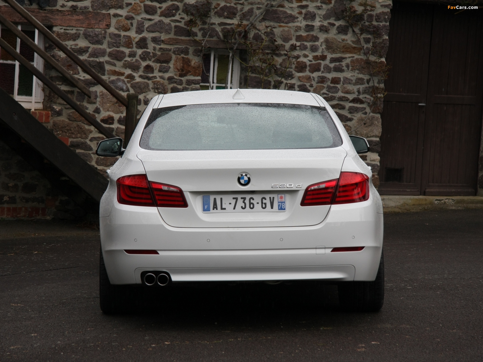 BMW 530d Sedan (F10) 2010–13 photos (1600 x 1200)