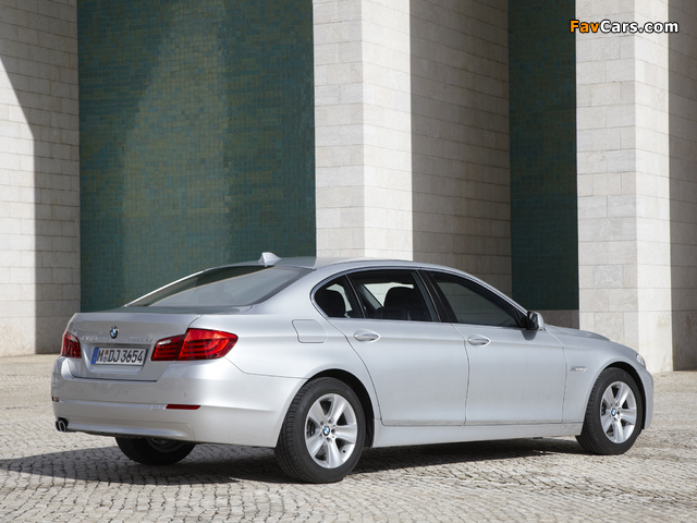 BMW 528Li (F10) 2010 photos (640 x 480)