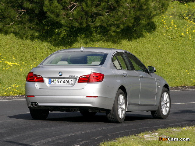 BMW 530d Sedan (F10) 2010–13 pictures (640 x 480)