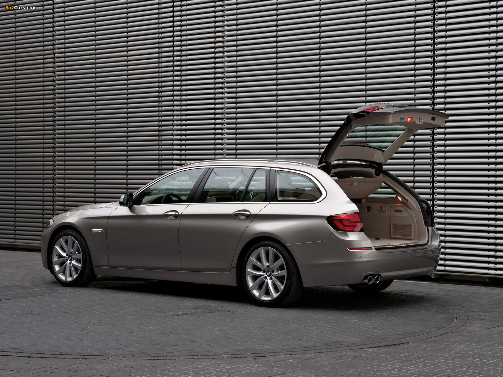 BMW 520d Touring (F11) 2010–13 pictures (1600 x 1200)