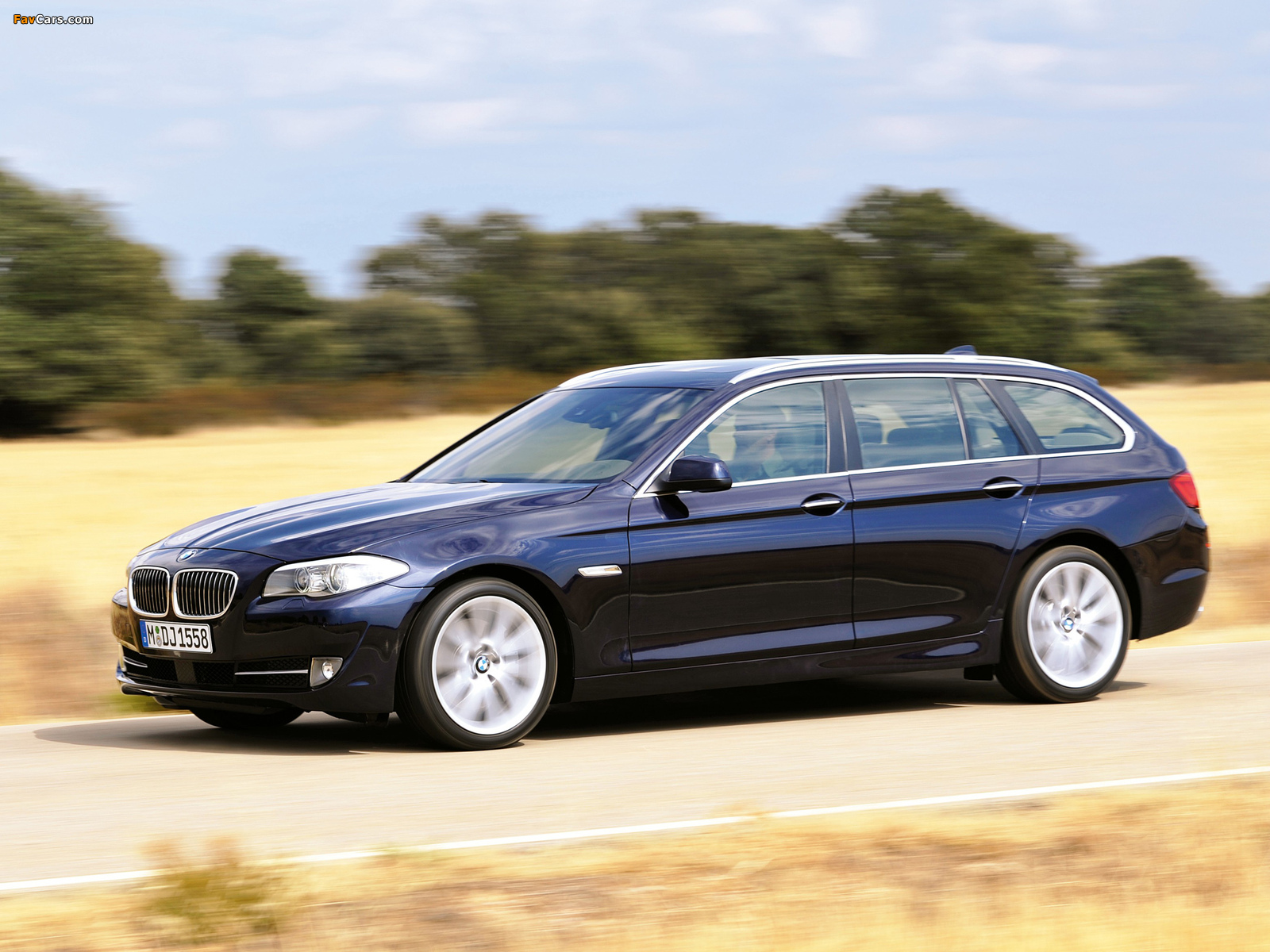 BMW 5 Series Touring (F11) 2010–13 wallpapers (1600 x 1200)