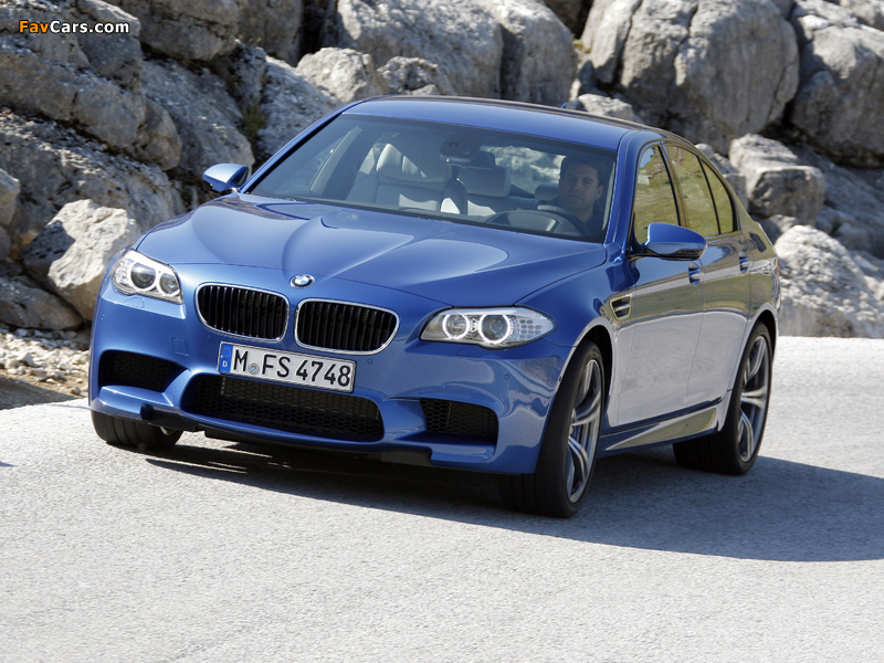 BMW M5 (F10) 2011–13 images (800 x 600)
