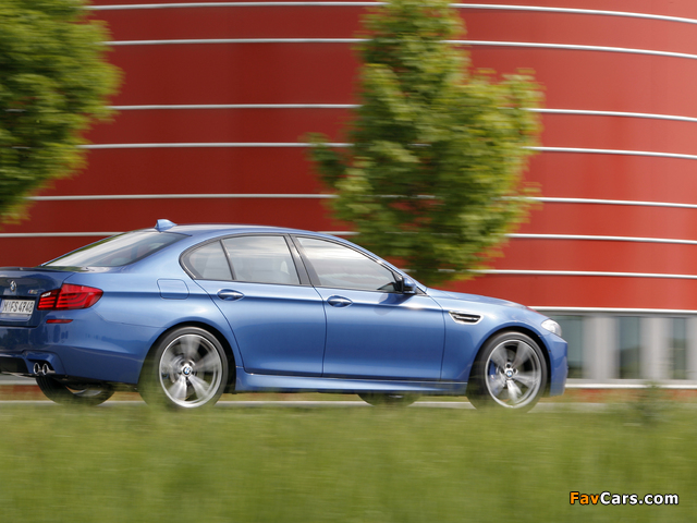 BMW M5 (F10) 2011–13 wallpapers (640 x 480)