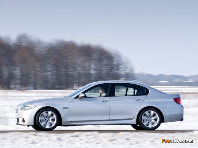 BMW M550d xDrive Sedan (F10) 2012 images (640 x 480)
