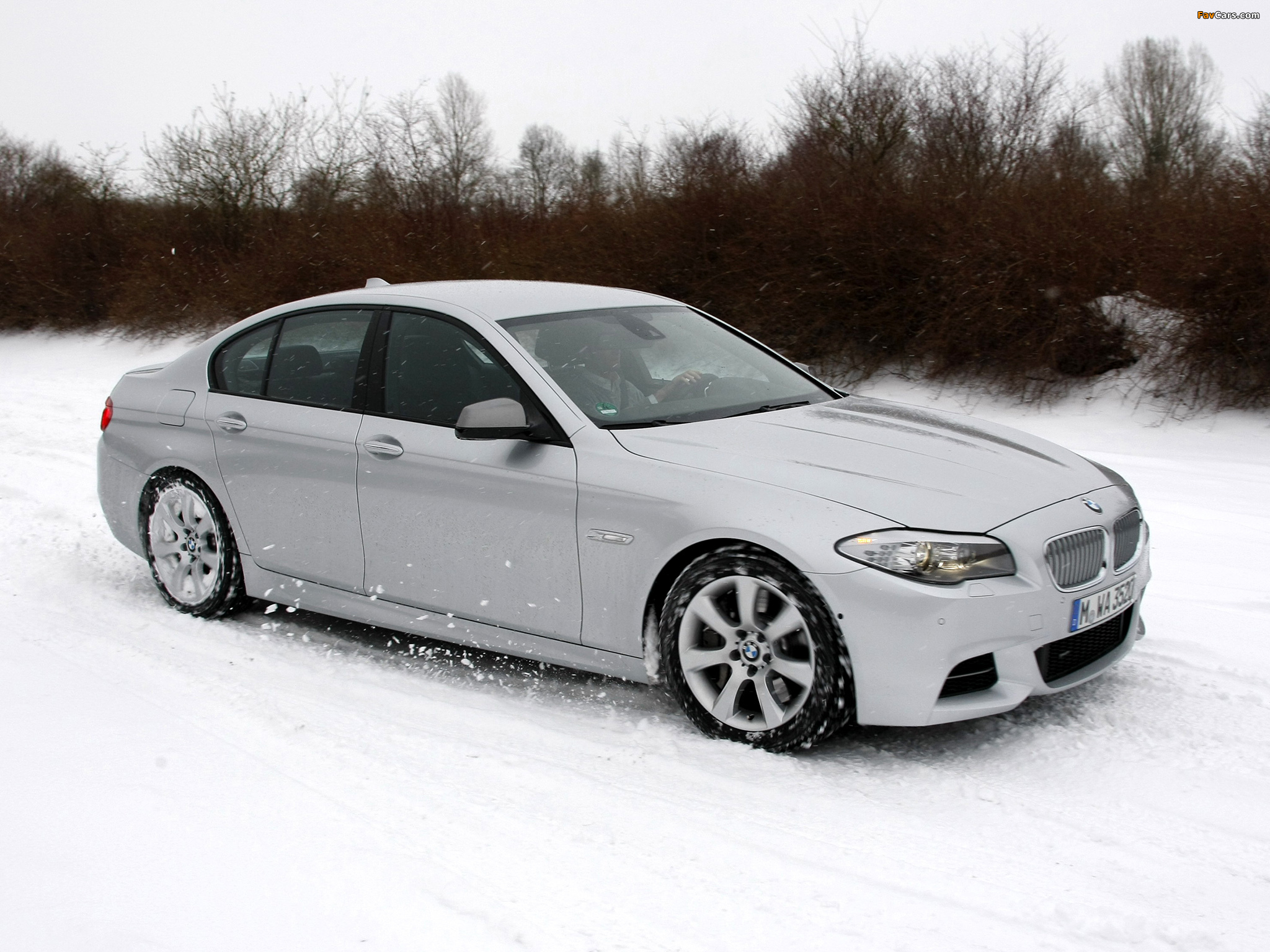 BMW M550d xDrive Sedan (F10) 2012 photos (2048 x 1536)