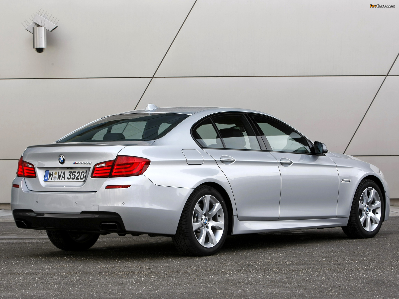 BMW M550d xDrive Sedan (F10) 2012 photos (1600 x 1200)