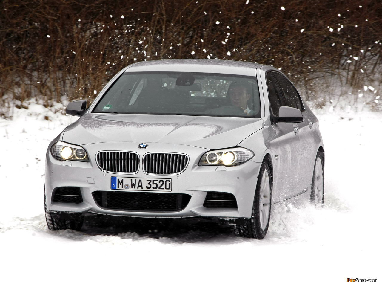 BMW M550d xDrive Sedan (F10) 2012 pictures (1280 x 960)