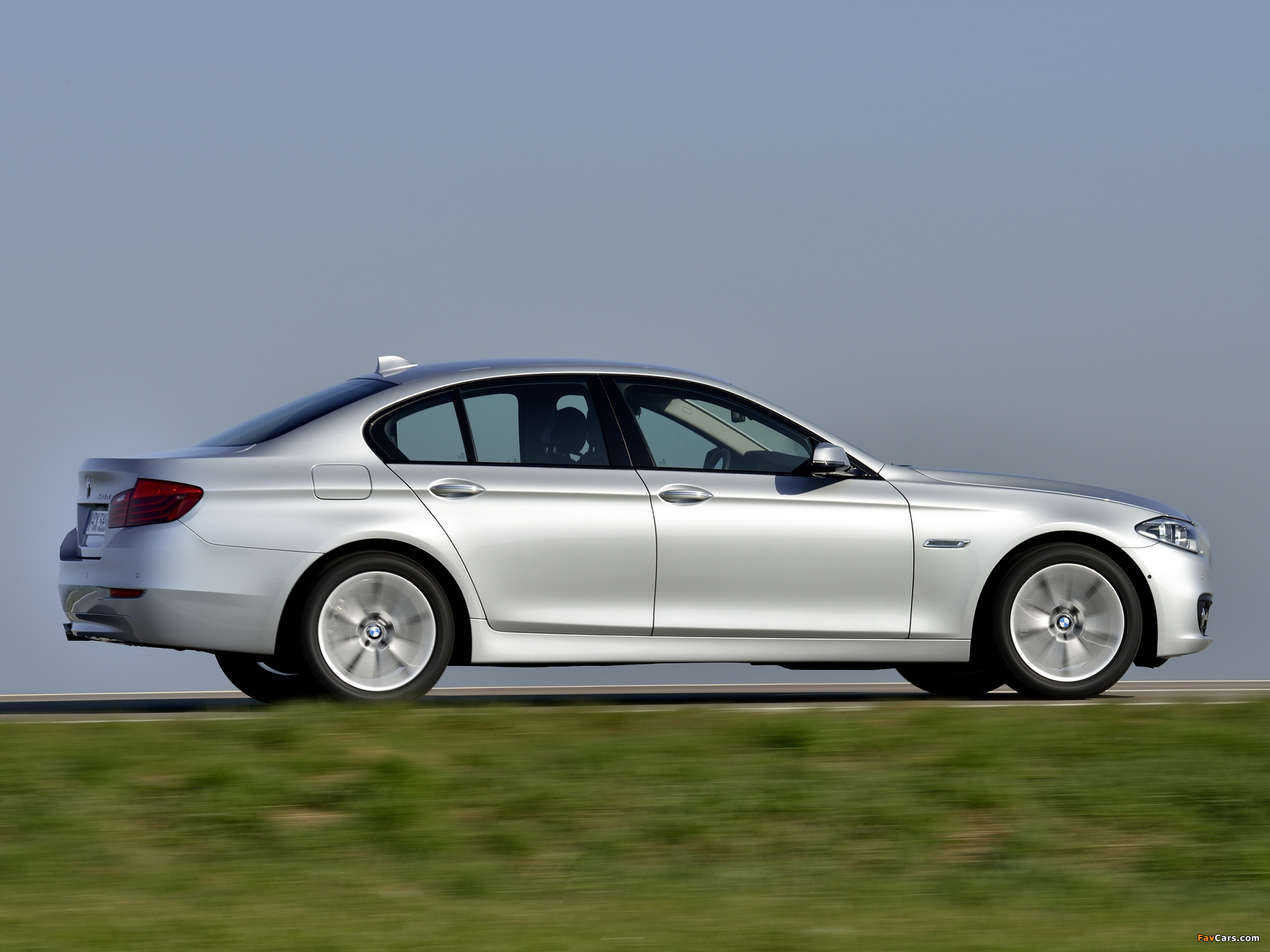 BMW 518d Sedan (F10) 2013 images (2048 x 1536)