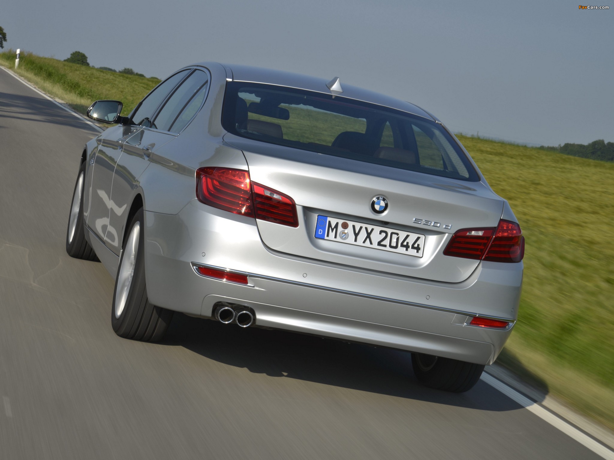BMW 530d Sedan Luxury Line (F10) 2013 images (2048 x 1536)