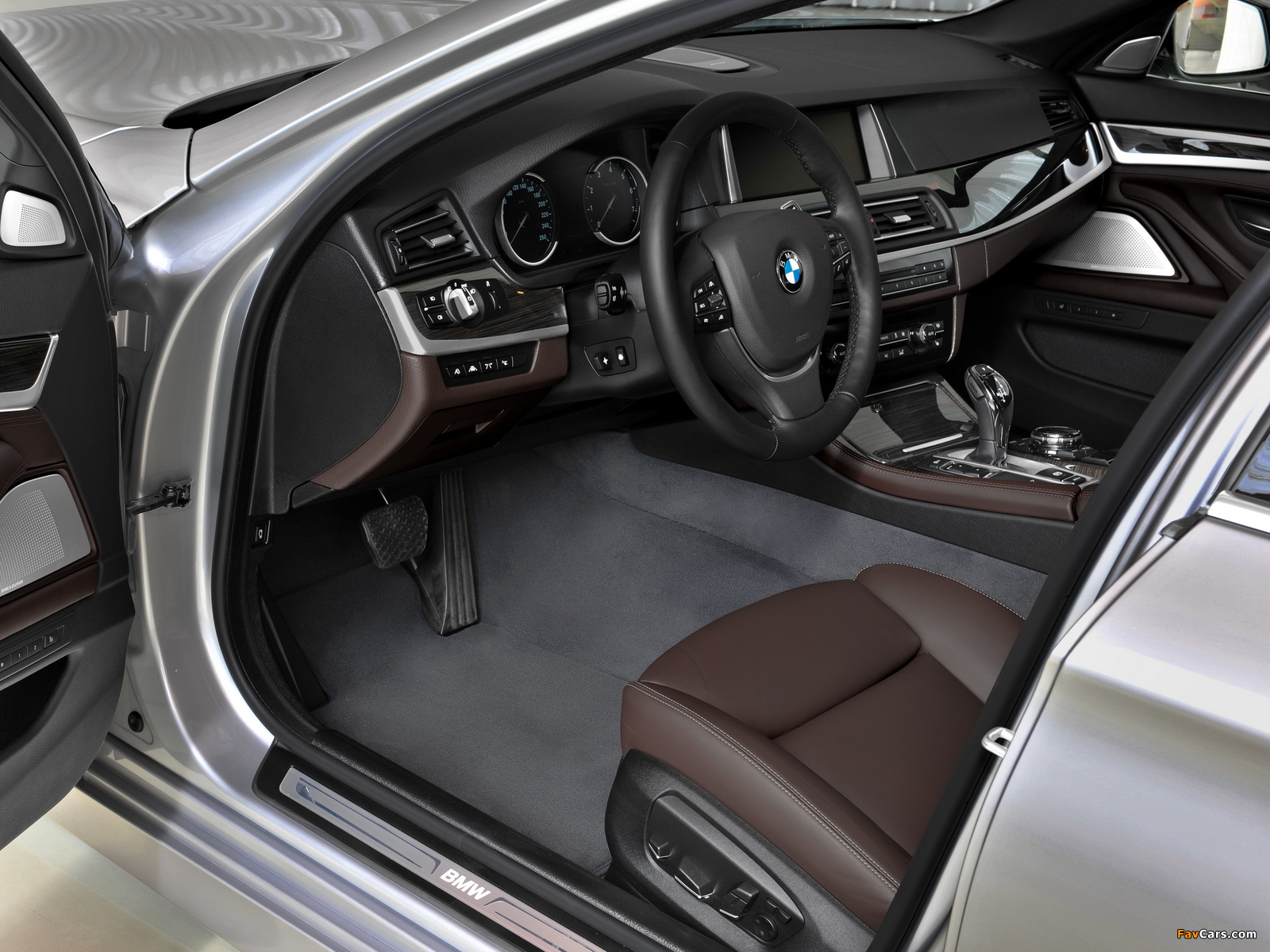 BMW 535i Sedan Luxury Line (F10) 2013 images (1600 x 1200)