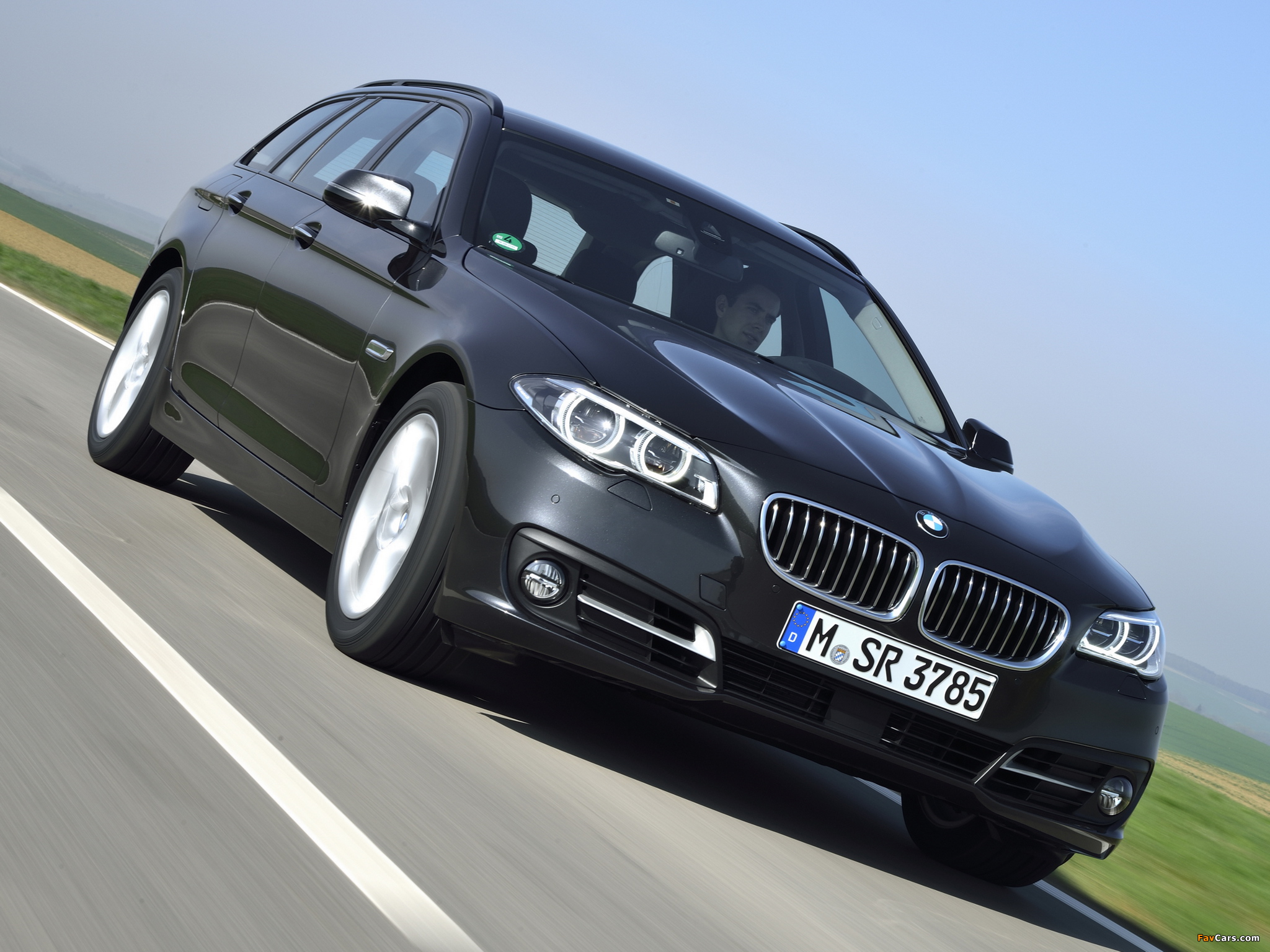 BMW 520d Touring (F11) 2013 photos (2048 x 1536)