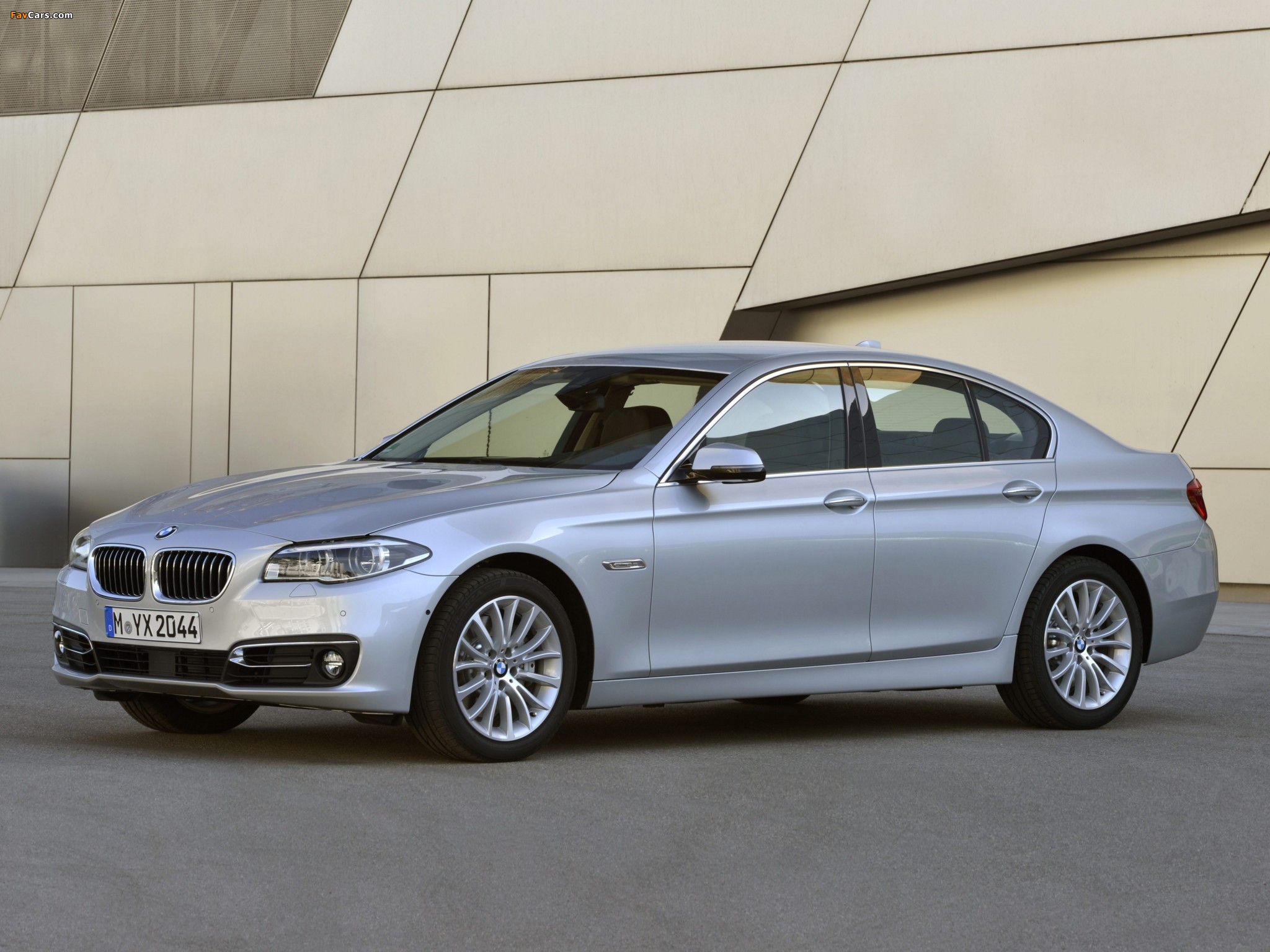 BMW 530d Sedan Luxury Line (F10) 2013 photos (2048 x 1536)