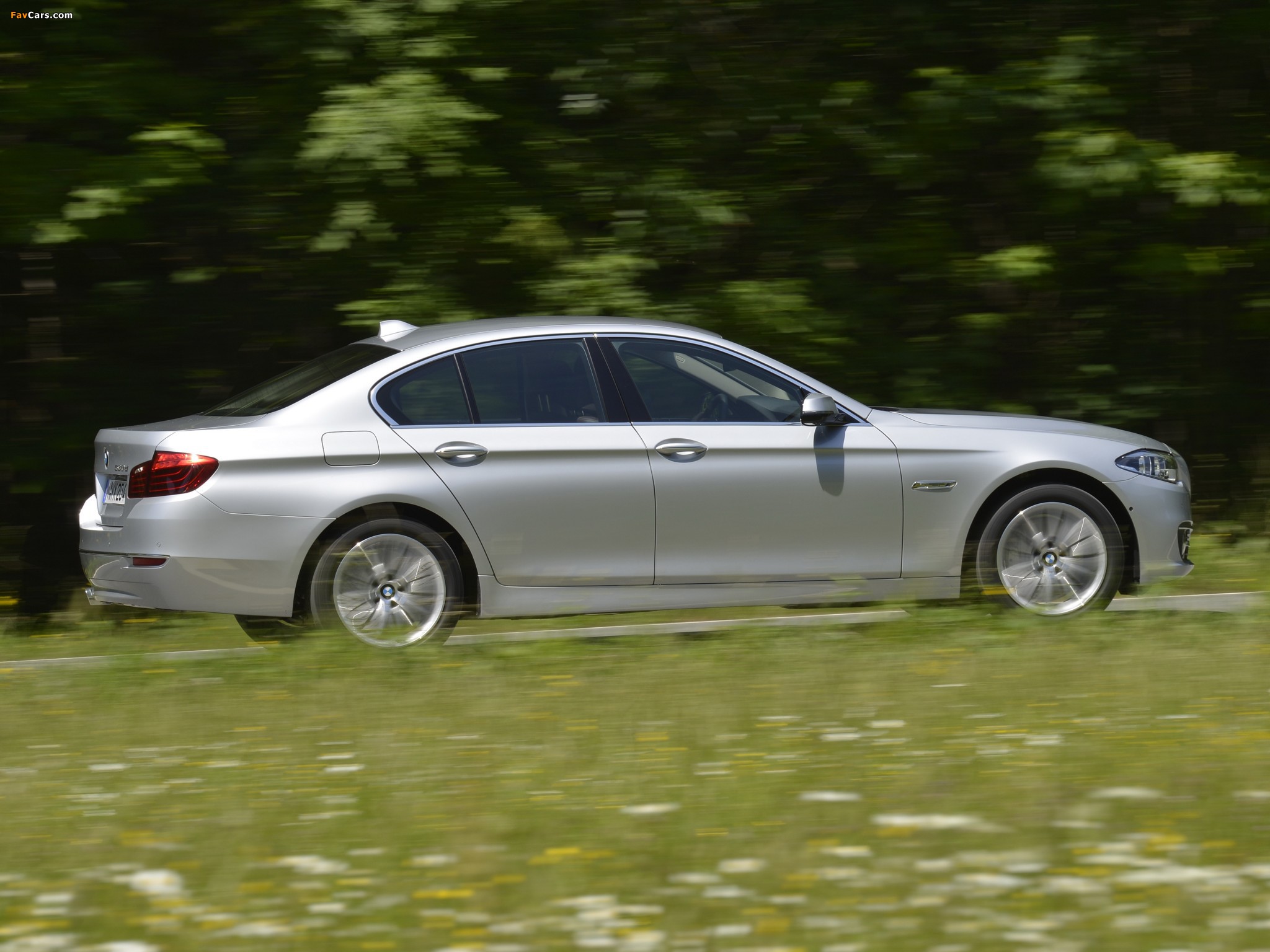 BMW 530d Sedan Luxury Line (F10) 2013 pictures (2048 x 1536)