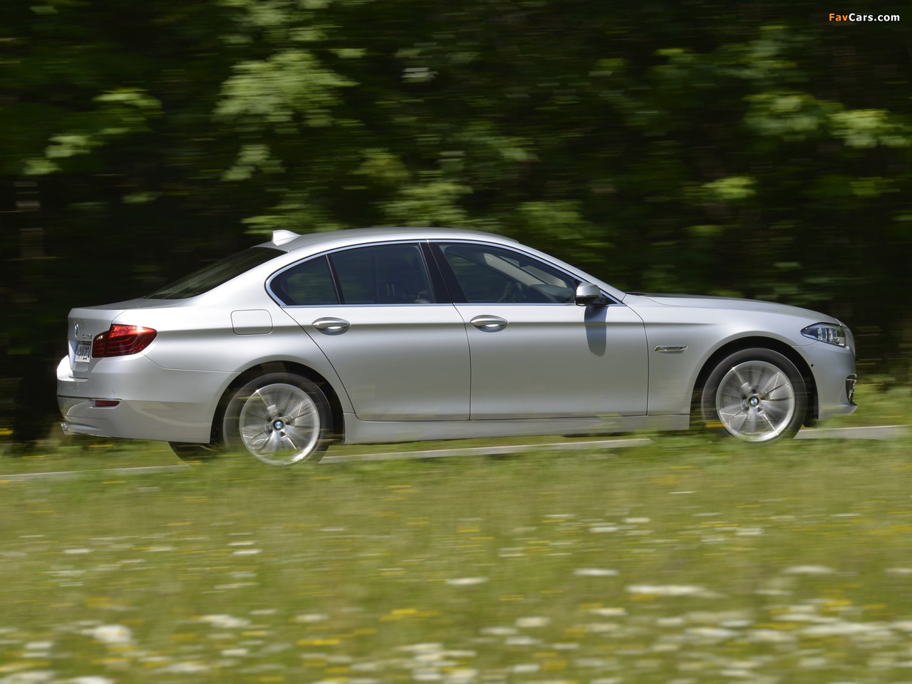 BMW 530d Sedan Luxury Line (F10) 2013 pictures (1280 x 960)