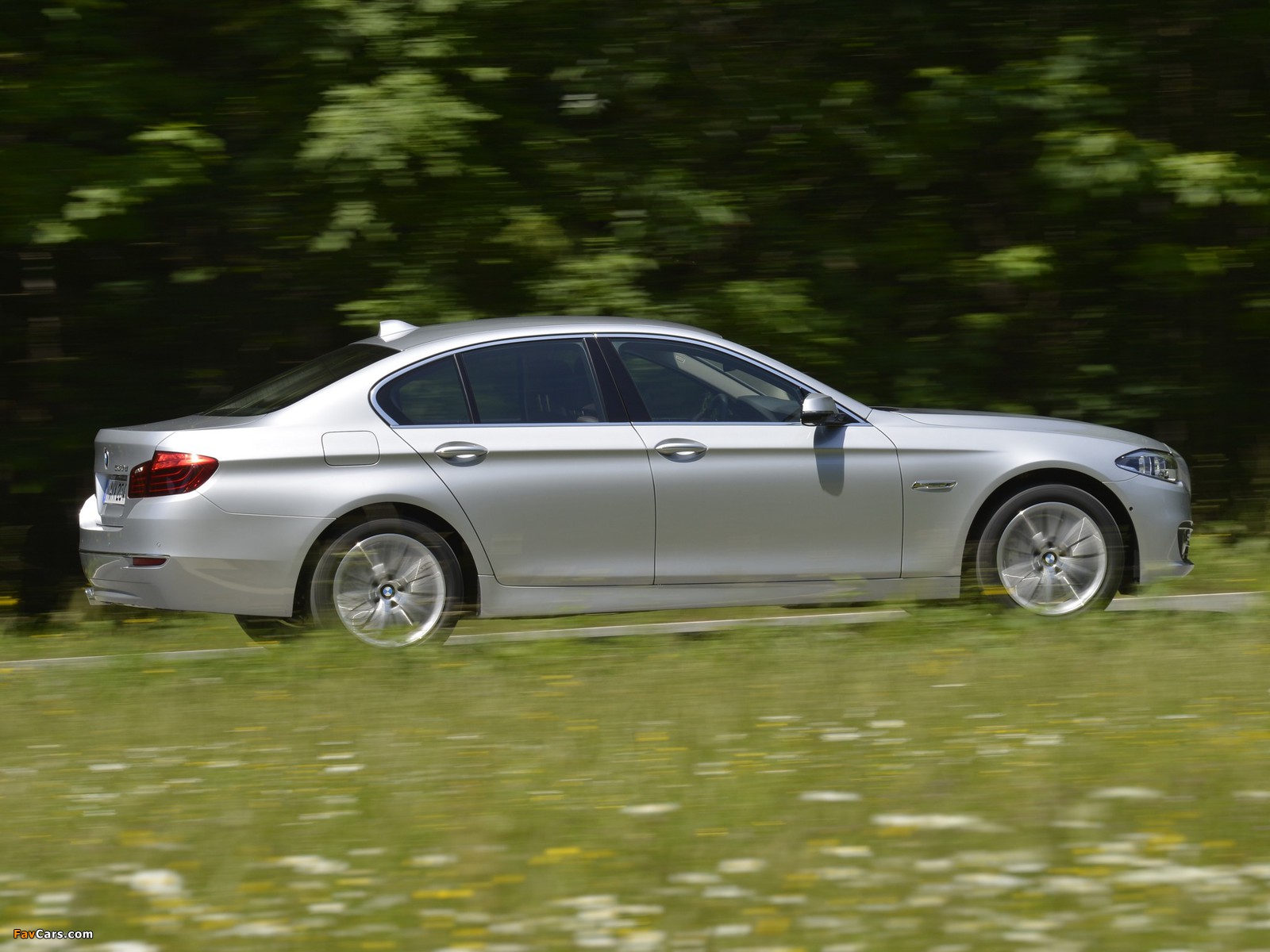 BMW 530d Sedan Luxury Line (F10) 2013 pictures (1600 x 1200)