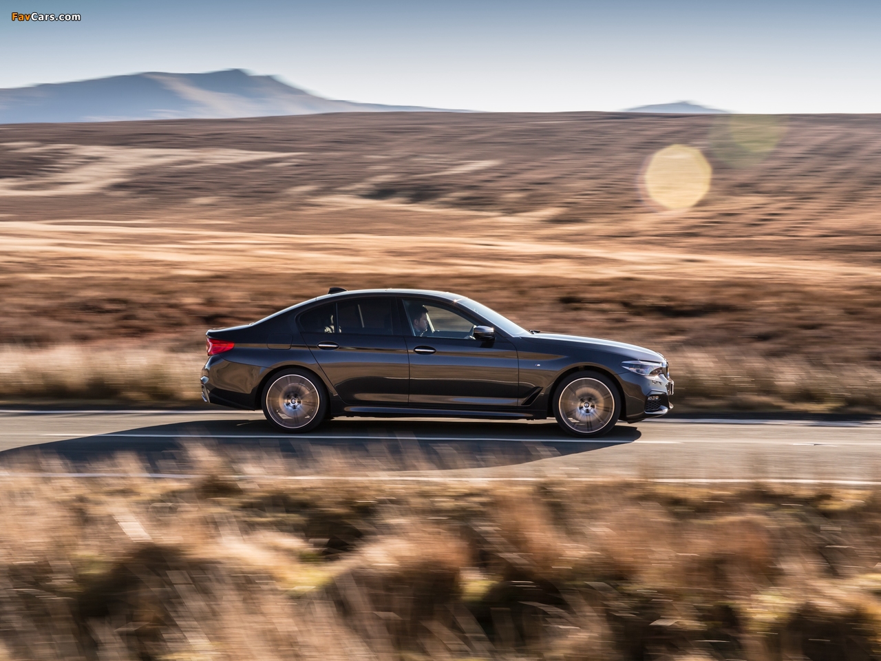 BMW 530i xDrive Sedan M Sport UK-spec (G30) 2017 photos (1280 x 960)