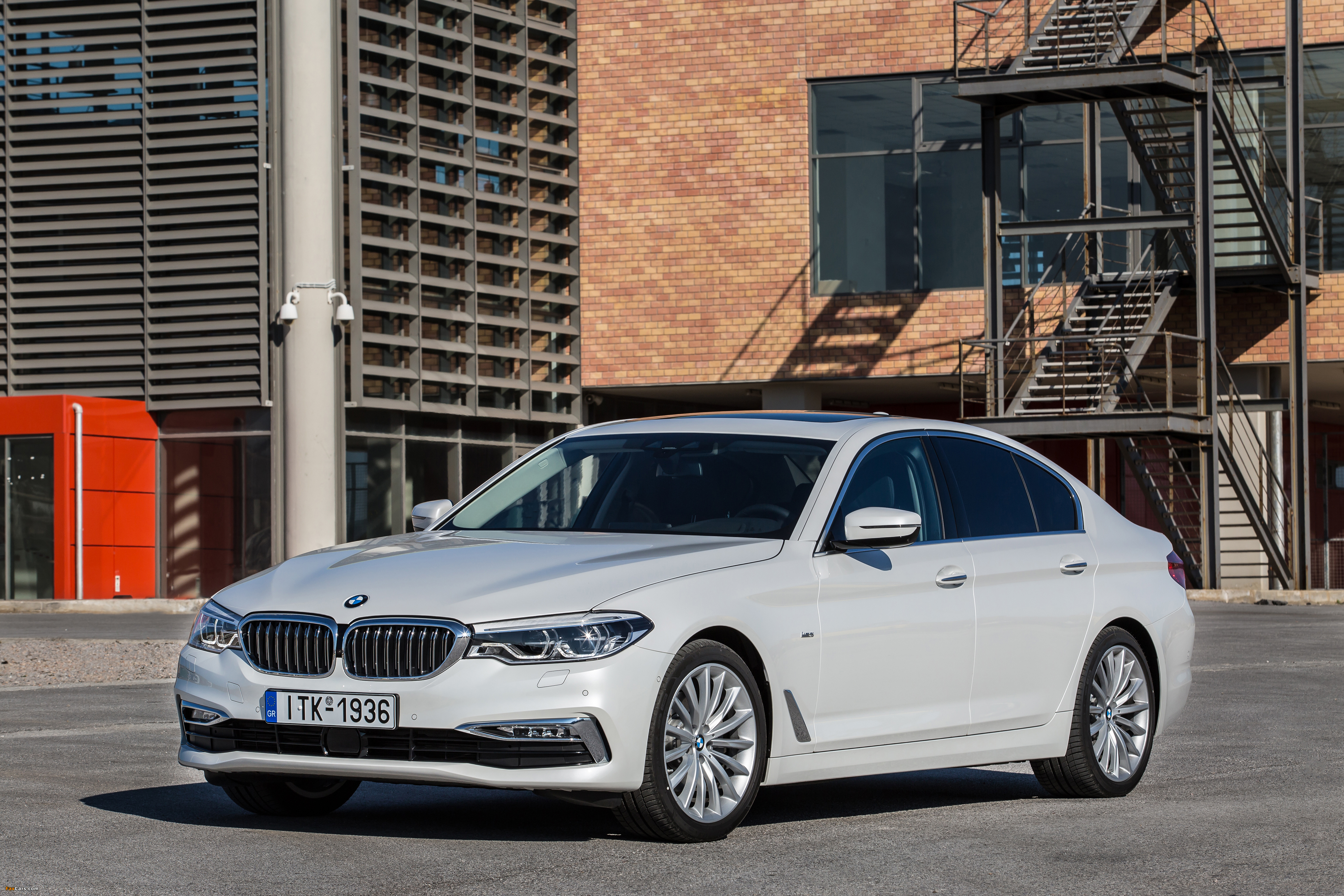 BMW 520d Sedan Luxury Line (G30) 2017 pictures (4096 x 2731)