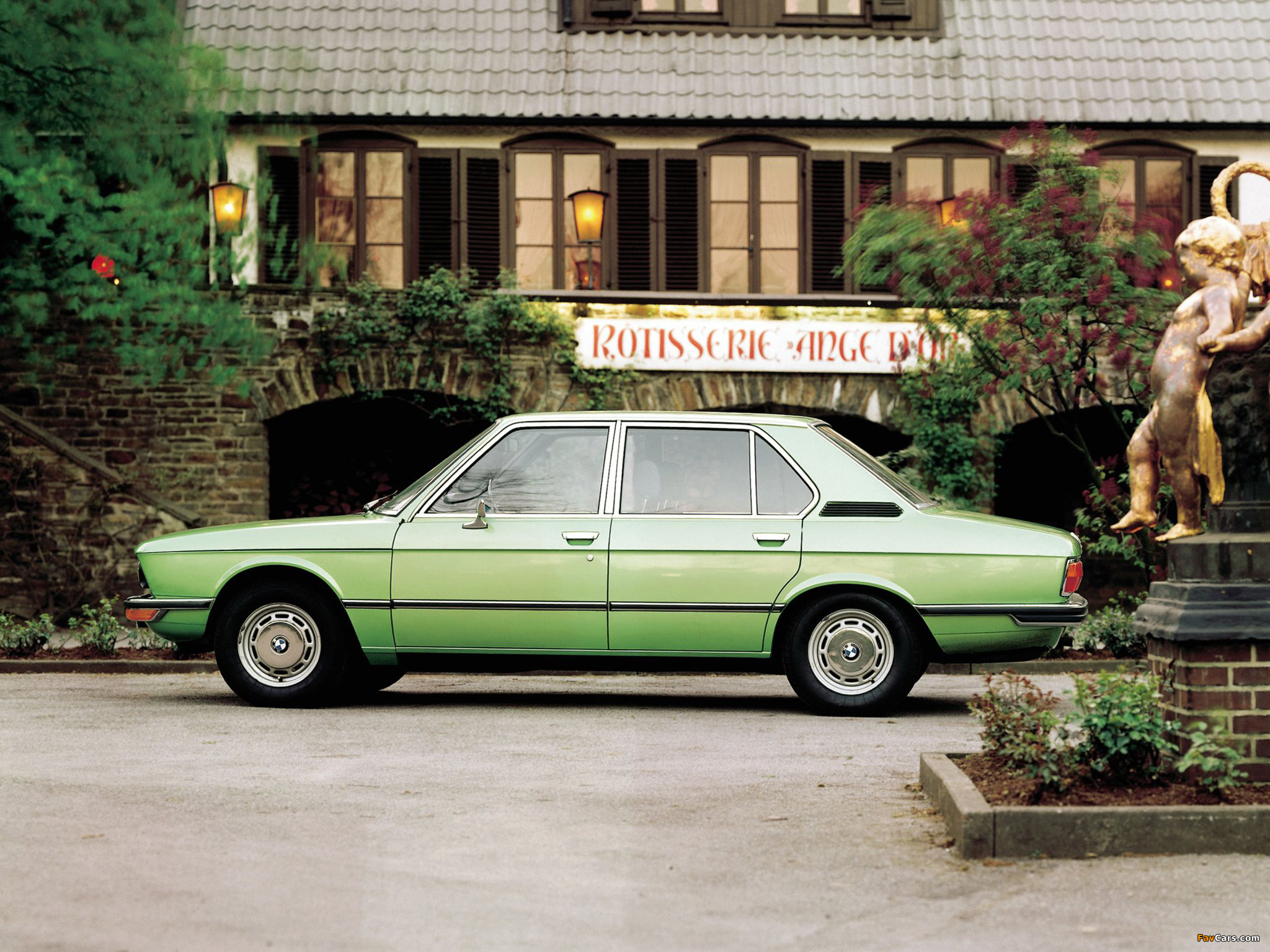 BMW 518 Sedan (E12) 1974–76 pictures (2048 x 1536)