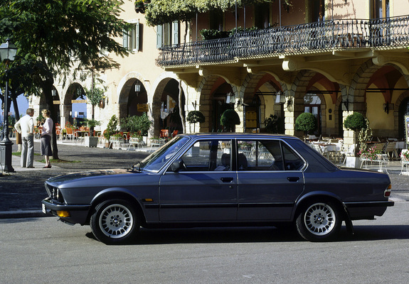 BMW 528i Sedan (E28) 1981–87 images