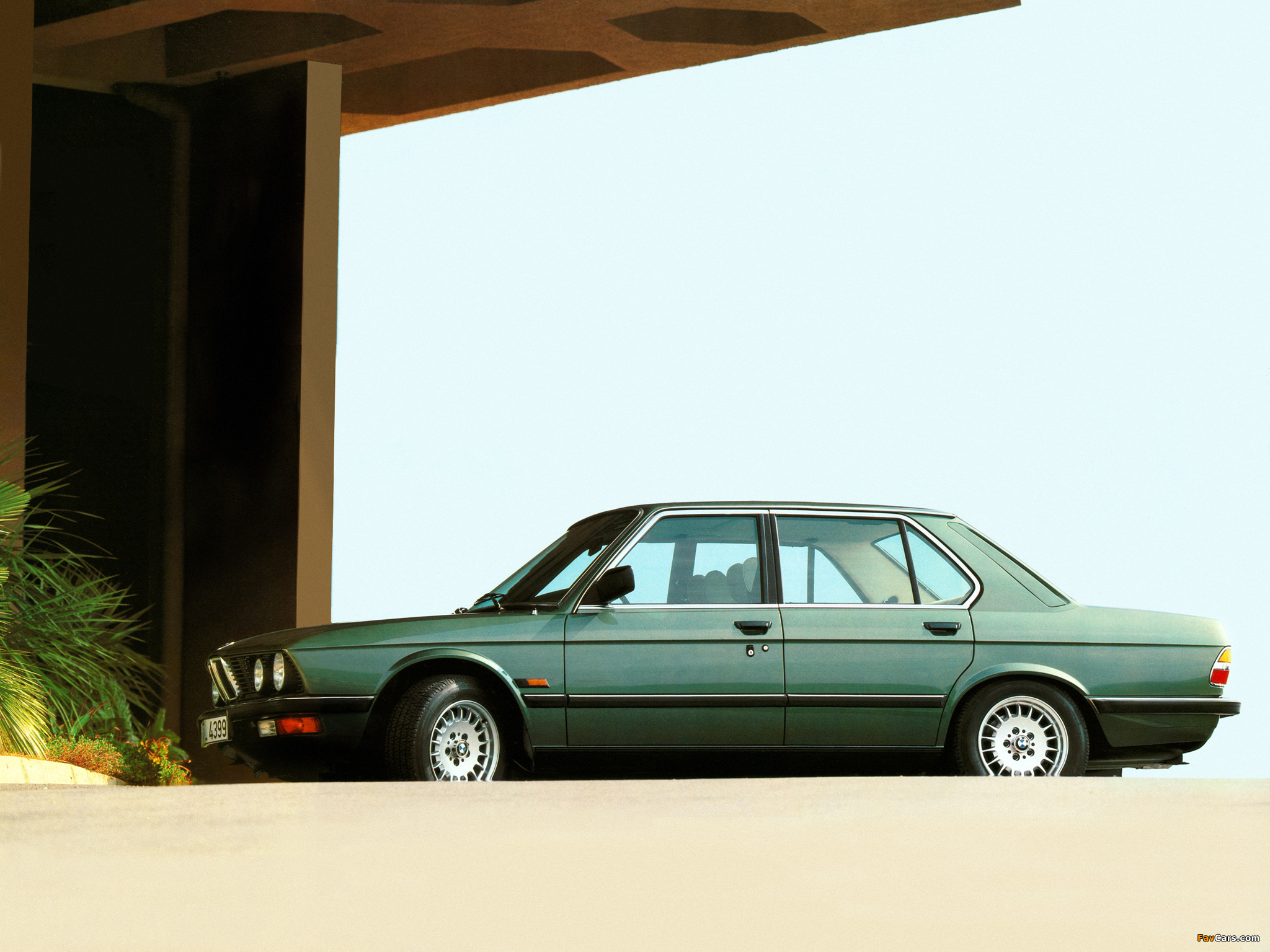 BMW 528i Sedan (E28) 1981–87 pictures (2048 x 1536)