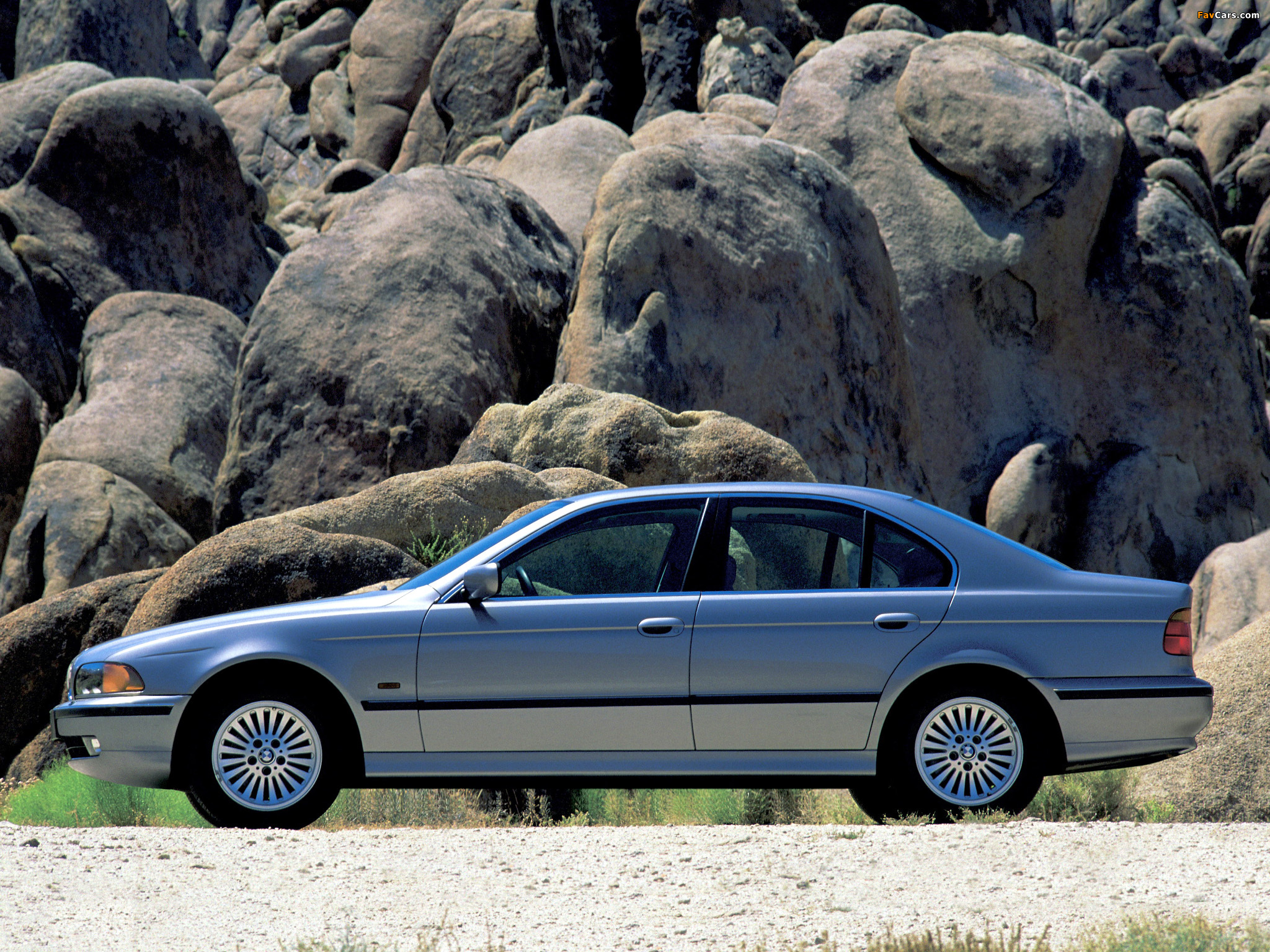 BMW 5 Series Sedan (E39) 1995–2003 images (2048 x 1536)
