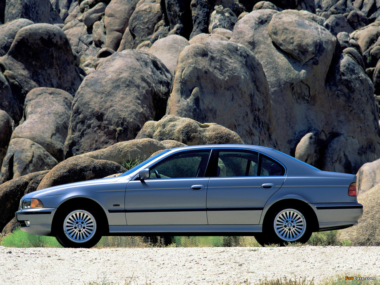 BMW 5 Series Sedan (E39) 1995–2003 images (1280 x 960)