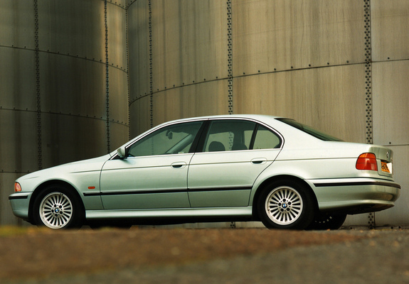 BMW 540i Sedan UK-spec (E39) 1996–2000 photos