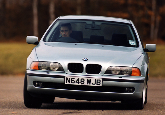 BMW 540i Sedan UK-spec (E39) 1996–2000 wallpapers