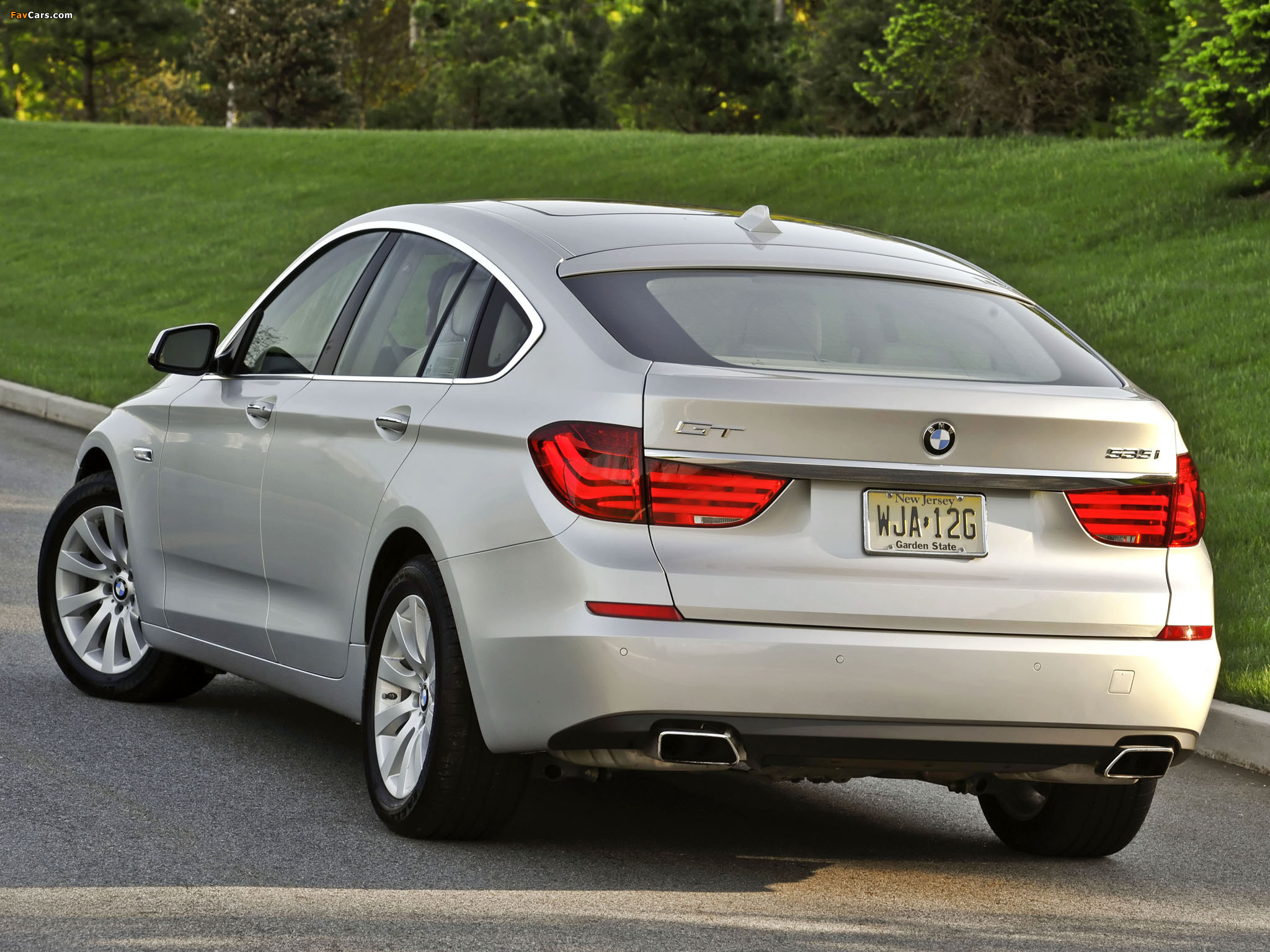 Images of BMW 535i Gran Turismo US-spec (F07) 2009–13 (2048 x 1536)