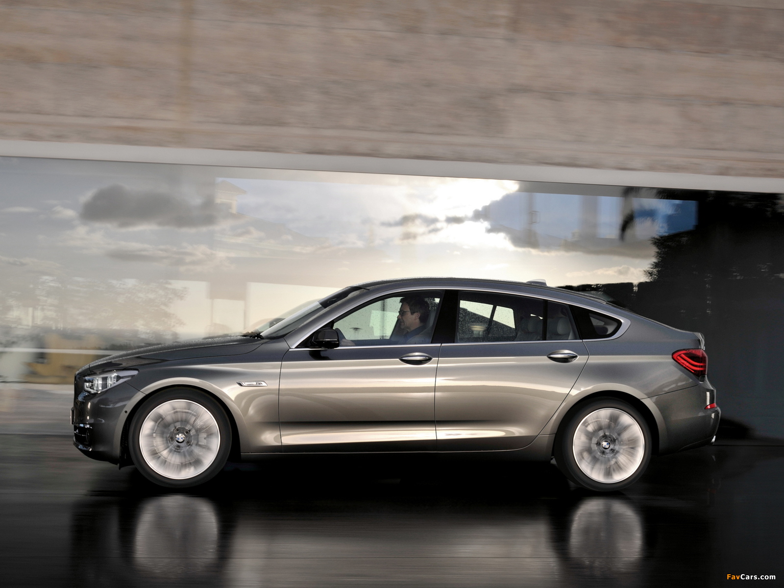 Images of BMW 535i xDrive Gran Turismo Luxury Line (F07) 2013 (1600 x 1200)
