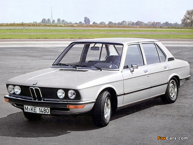 Images of BMW 525 Sedan (E12) 1973–76 (640 x 480)