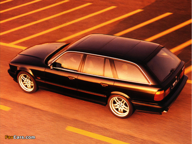 Images of BMW M5 Touring (E34) 1994–95 (640 x 480)