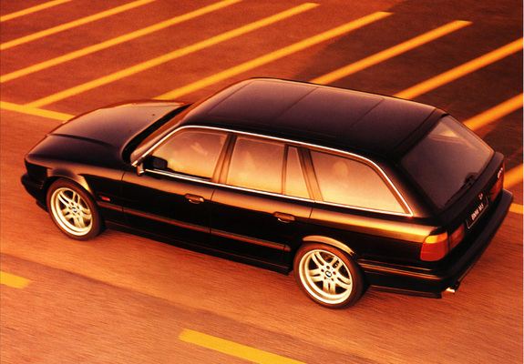 Images of BMW M5 Touring (E34) 1994–95