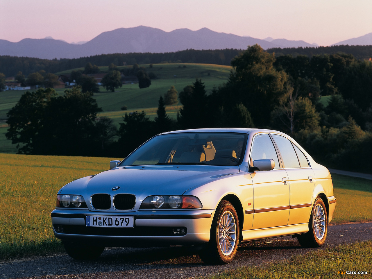 Images of BMW 5 Series Sedan (E39) 1995–2003 (1280 x 960)