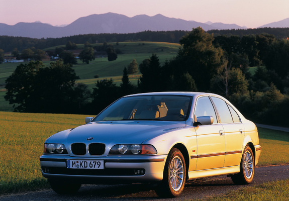 Images of BMW 5 Series Sedan (E39) 1995–2003