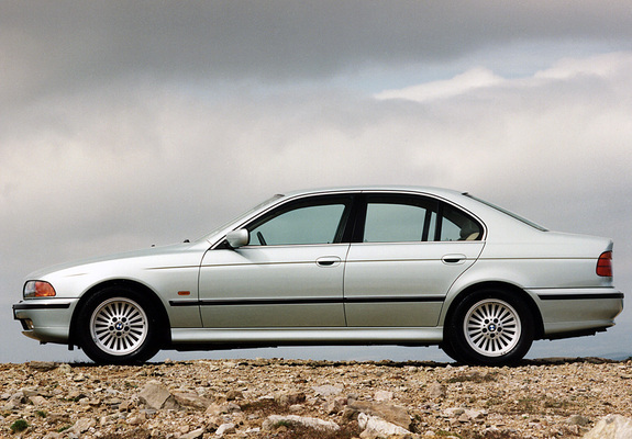 Images of BMW 540i Sedan UK-spec (E39) 1996–2000