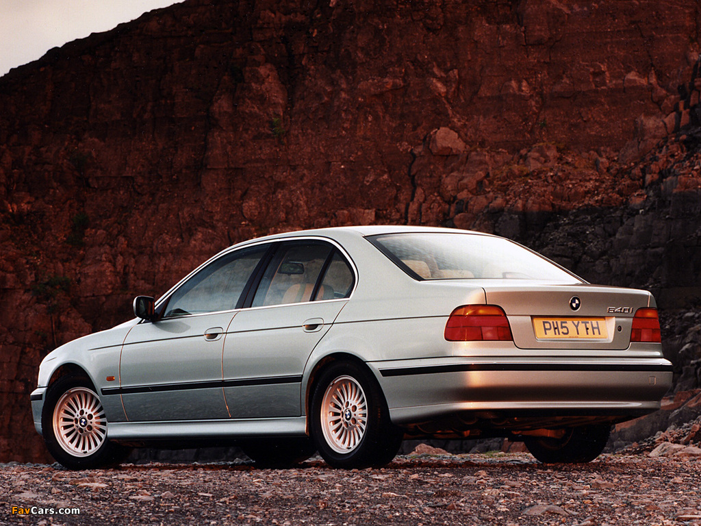 Images of BMW 540i Sedan UK-spec (E39) 1996–2000 (1024 x 768)