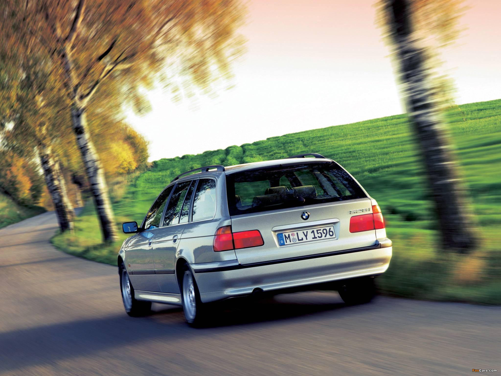Images of BMW 528i Touring (E39) 1997–2000 (2048 x 1536)