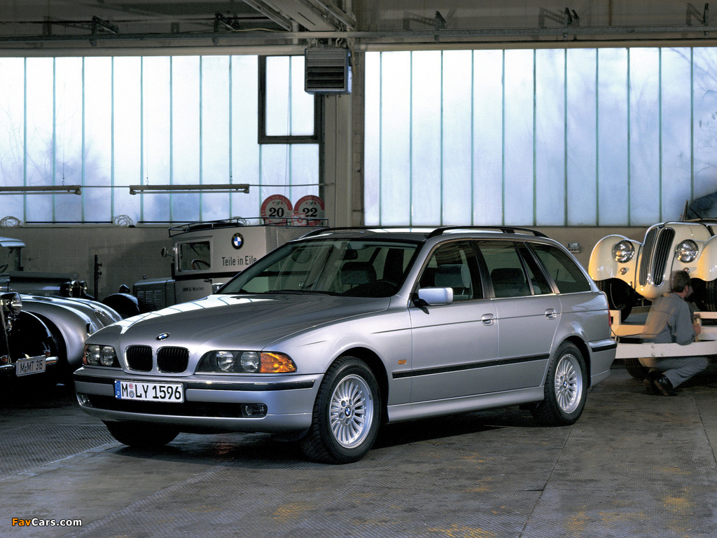 Images of BMW 528i Touring (E39) 1997–2000 (1024 x 768)