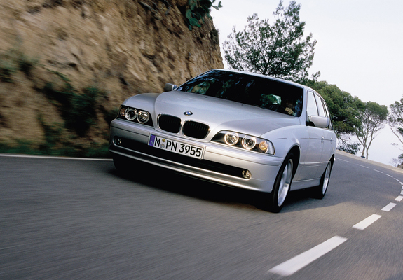 Images of BMW 530i Touring (E39) 2000–04