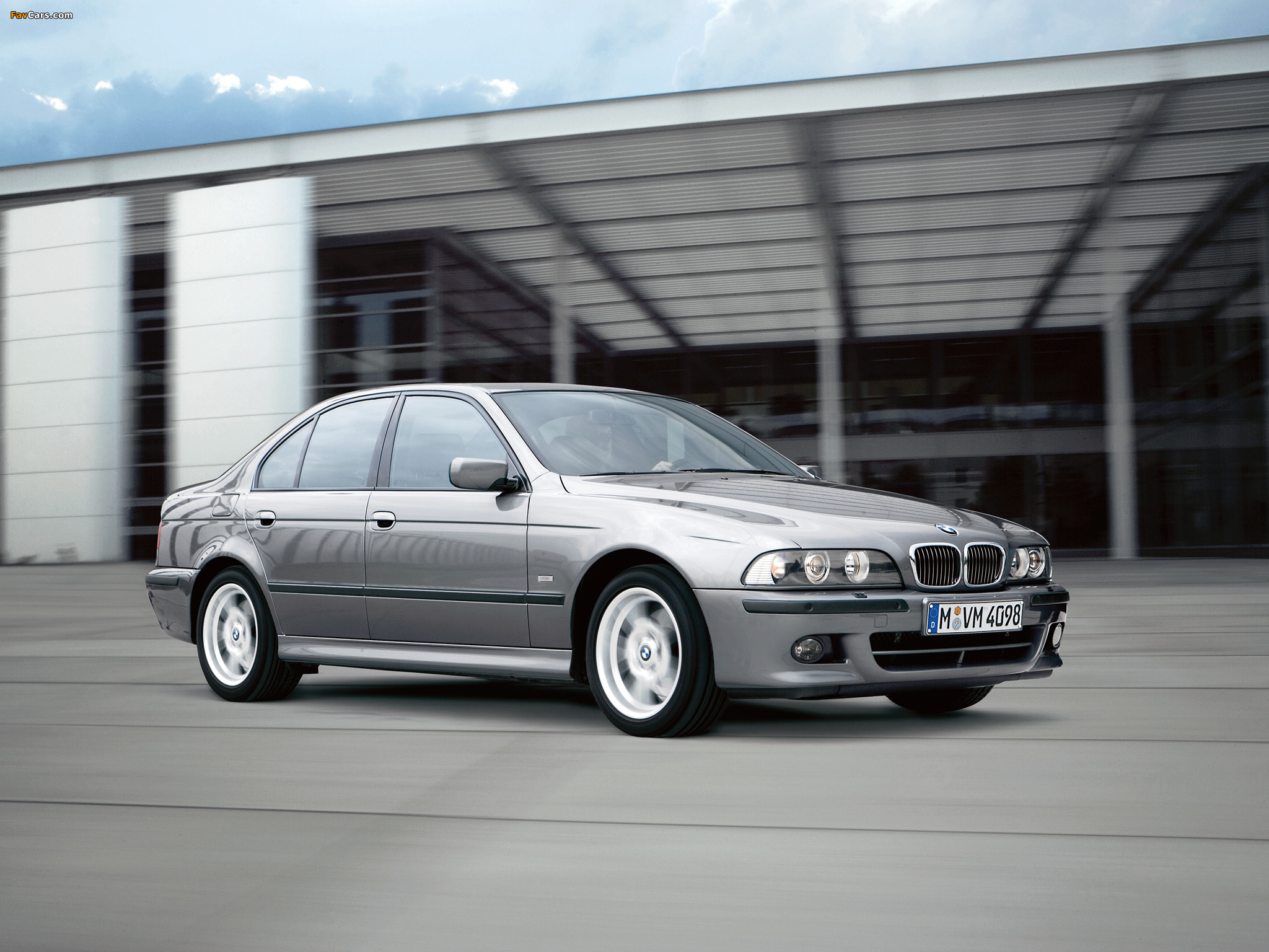 Images of BMW 5 Series M Sports Package (E39) 2002 (2048 x 1536)