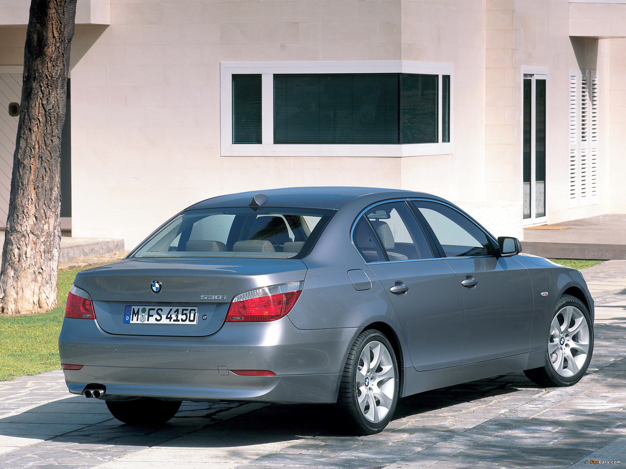 Images of BMW 5 Series Sedan (E60) 2003–07 (2048 x 1536)