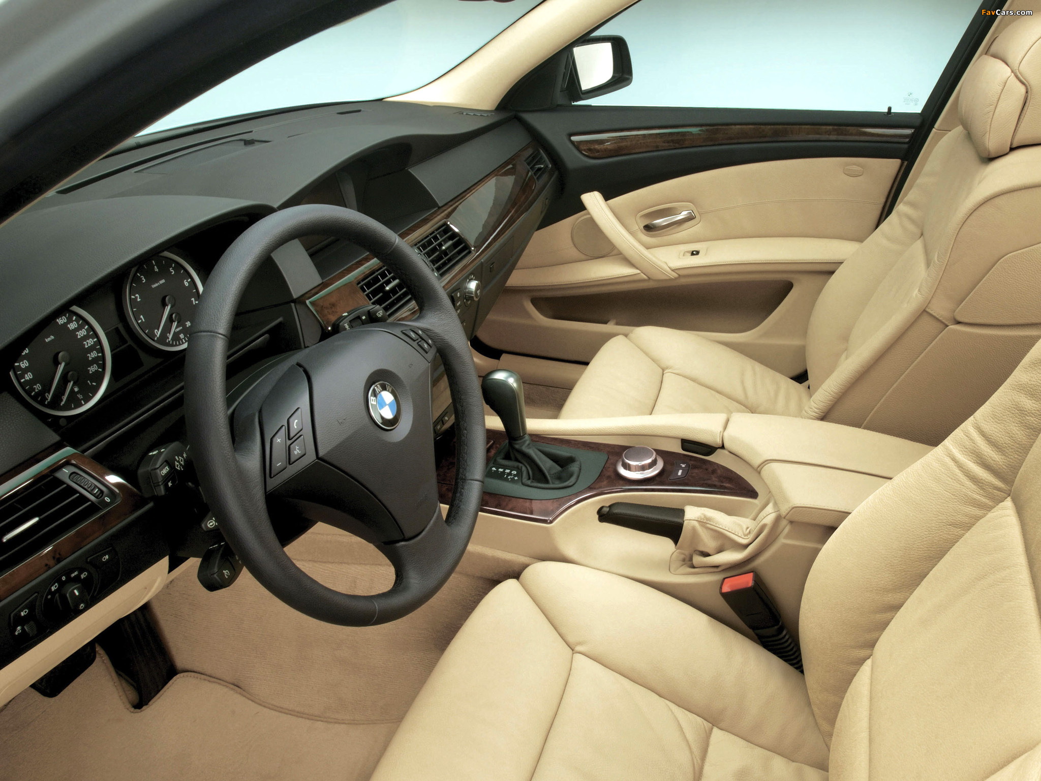Images of BMW 545i Sedan (E60) 2003–05 (2048 x 1536)