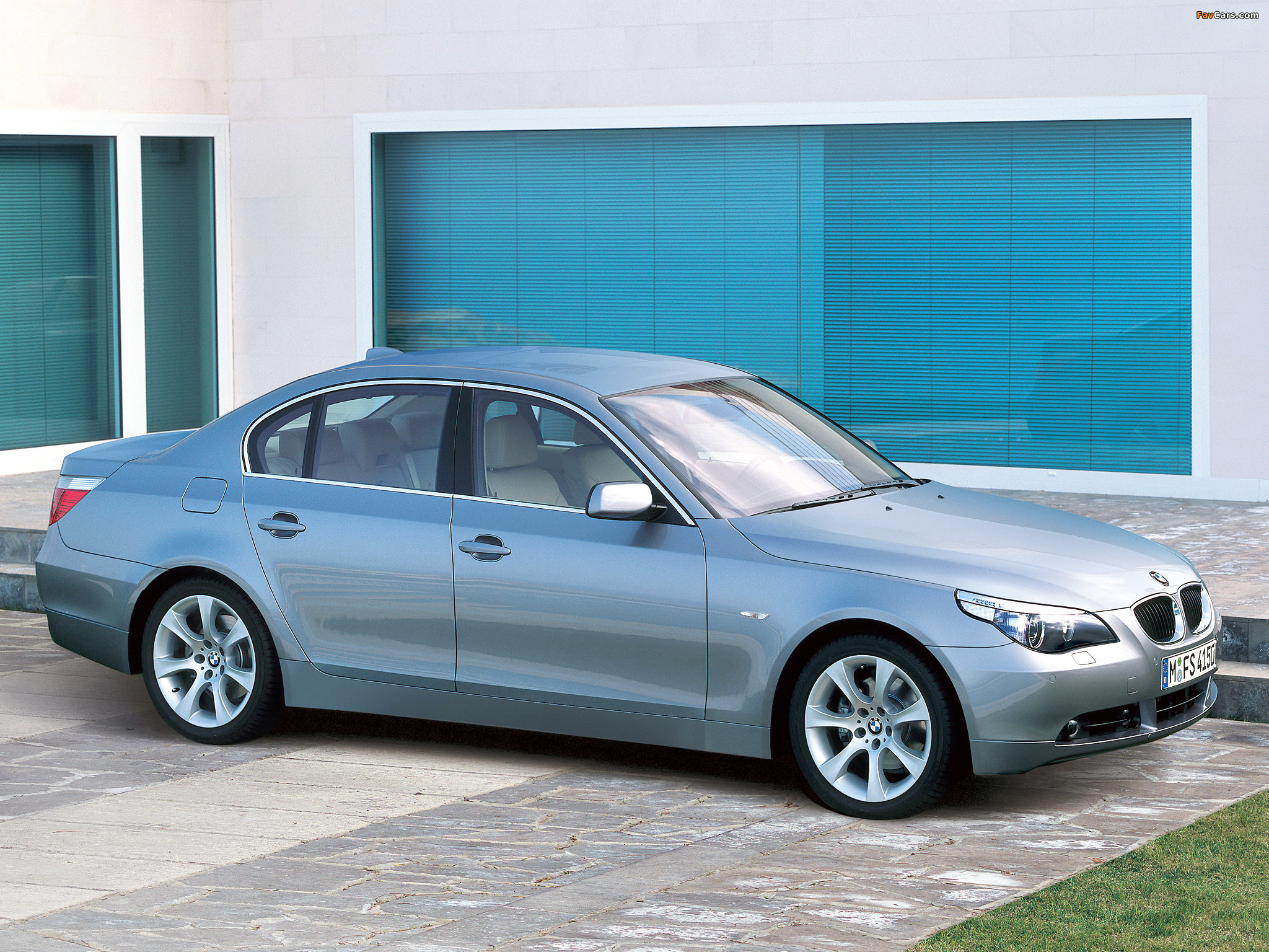 Images of BMW 5 Series Sedan (E60) 2003–07 (2048 x 1536)