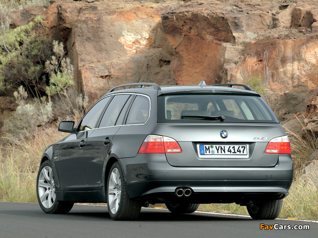 Images of BMW 545i Touring (E61) 2004–05 (640 x 480)