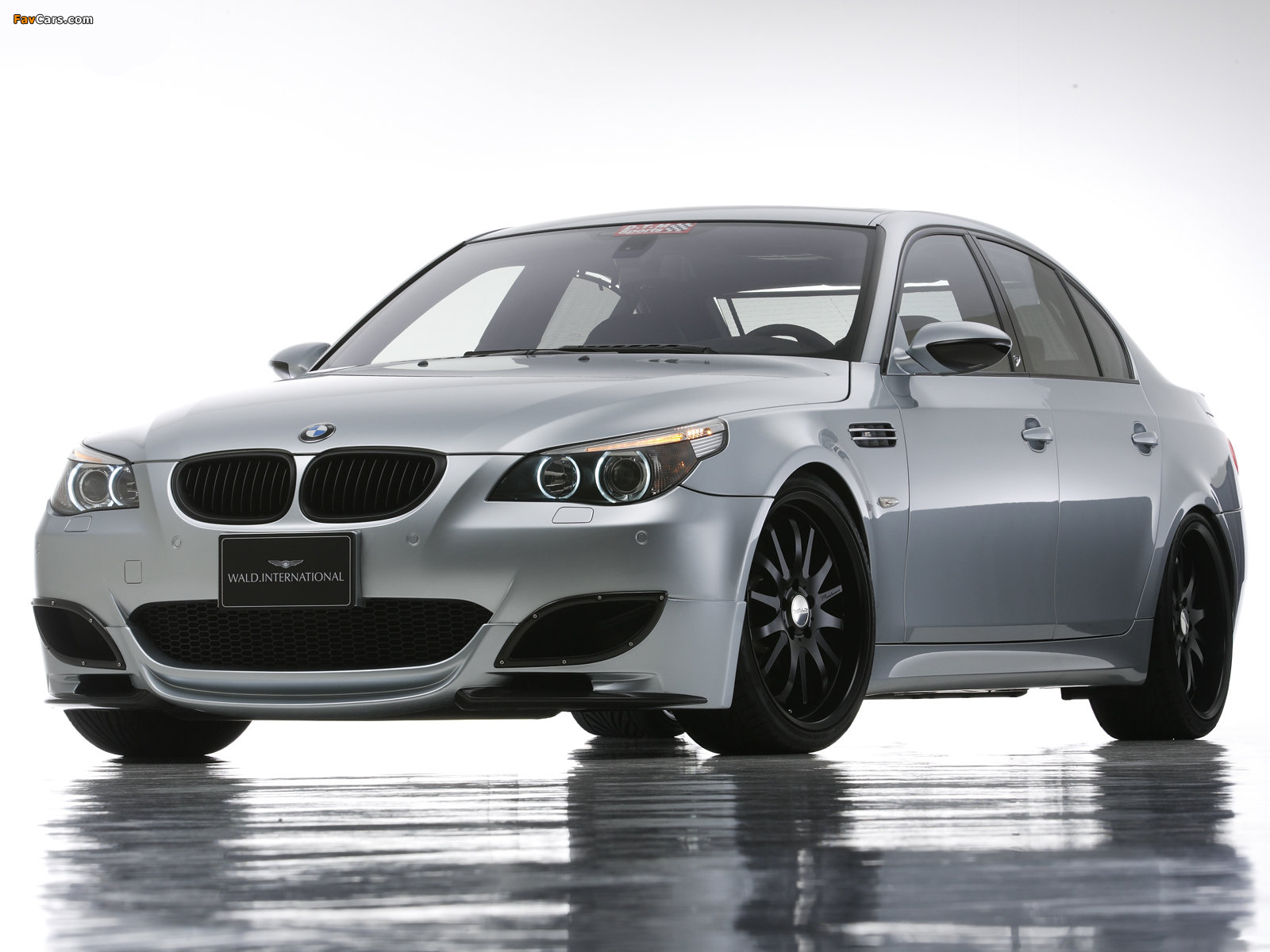 Images of WALD BMW M5 (E60) 2004–10 (1600 x 1200)