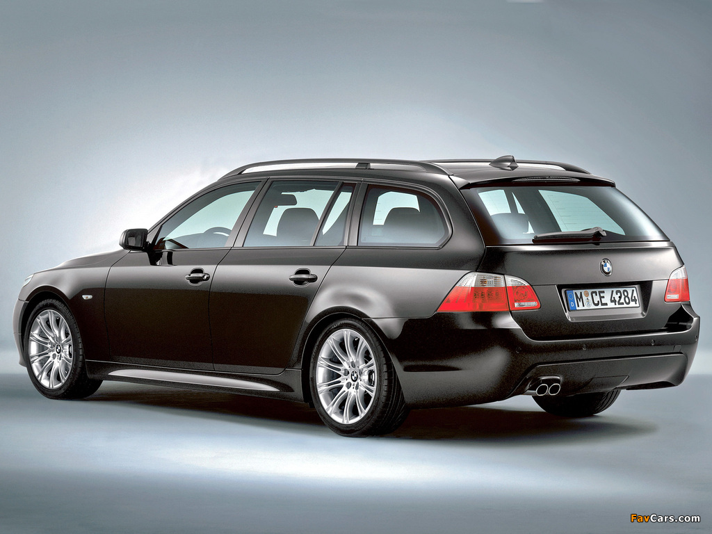Images of BMW 5 Series Touring M Sports Package (E61) 2005 (1024 x 768)