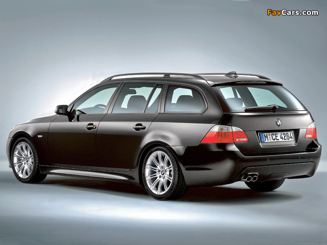 Images of BMW 5 Series Touring M Sports Package (E61) 2005 (640 x 480)