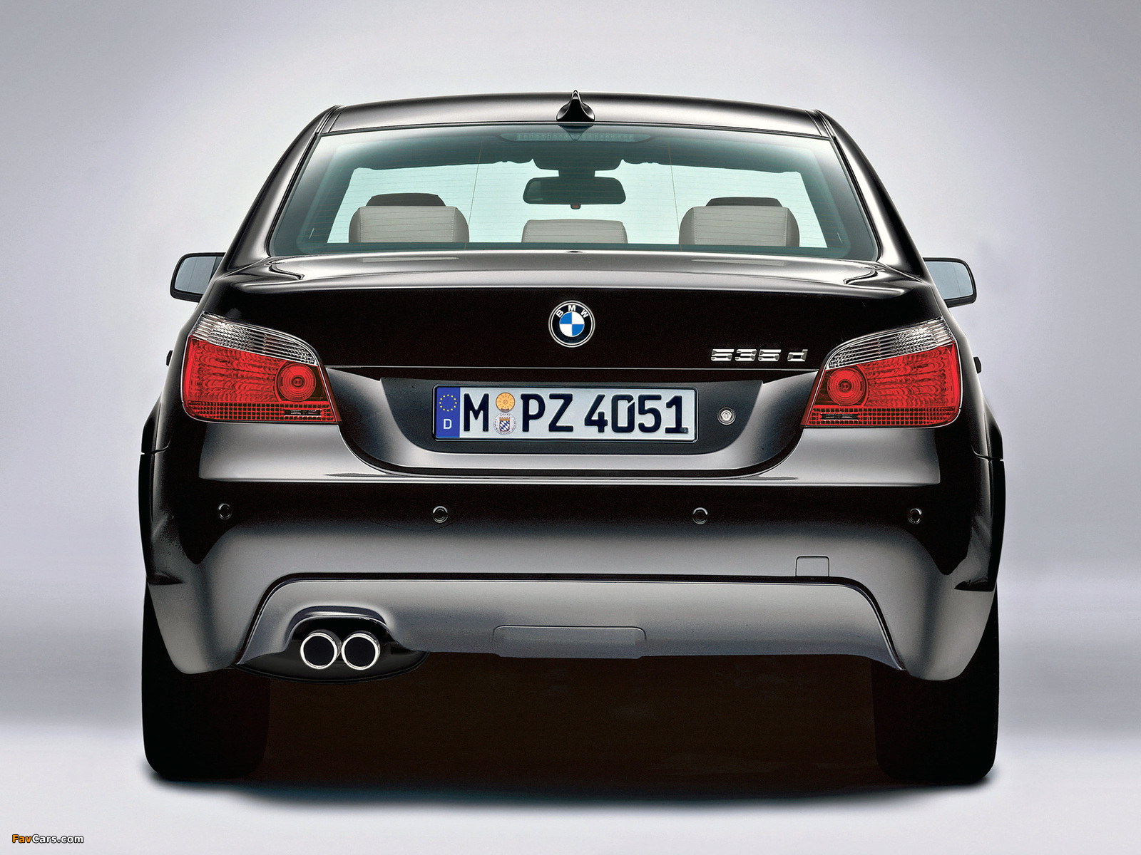 Images of BMW 535d Sedan M Sports Package (E60) 2005 (1600 x 1200)