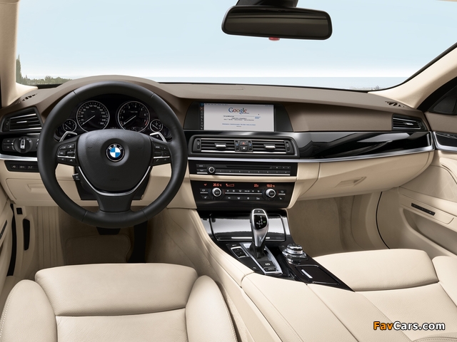 Images of BMW 5 Series Touring (F11) 2010–13 (640 x 480)
